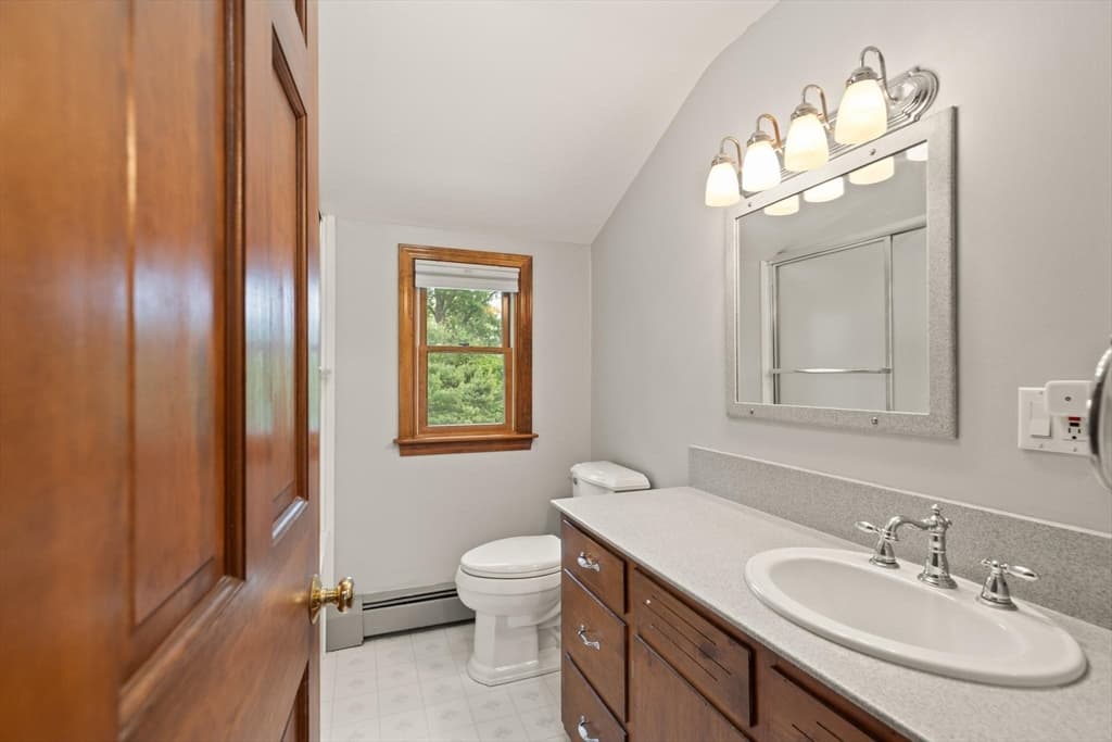 Single Family Residence at 175 Lake Shore Ave., Hamilton MA 01982, photo 18 of 41