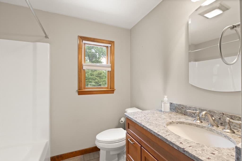 Single Family Residence at 175 Lake Shore Ave., Hamilton MA 01982, photo 8 of 41