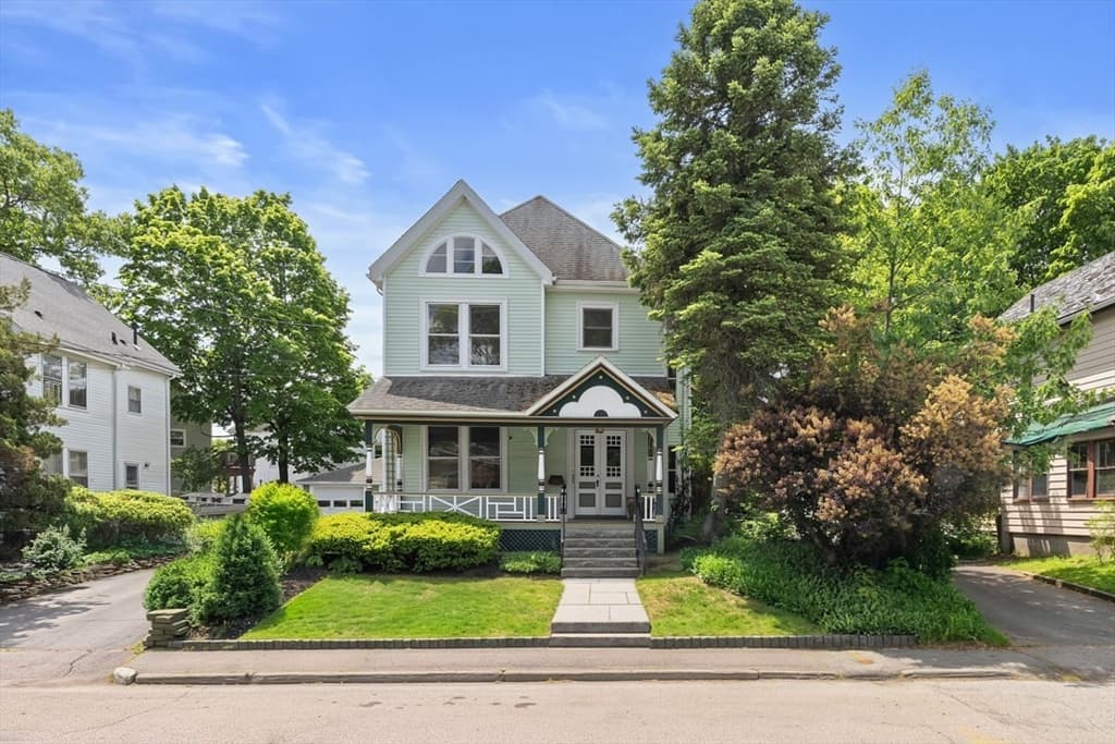 20 Riverview Ave, Waltham MA 02453