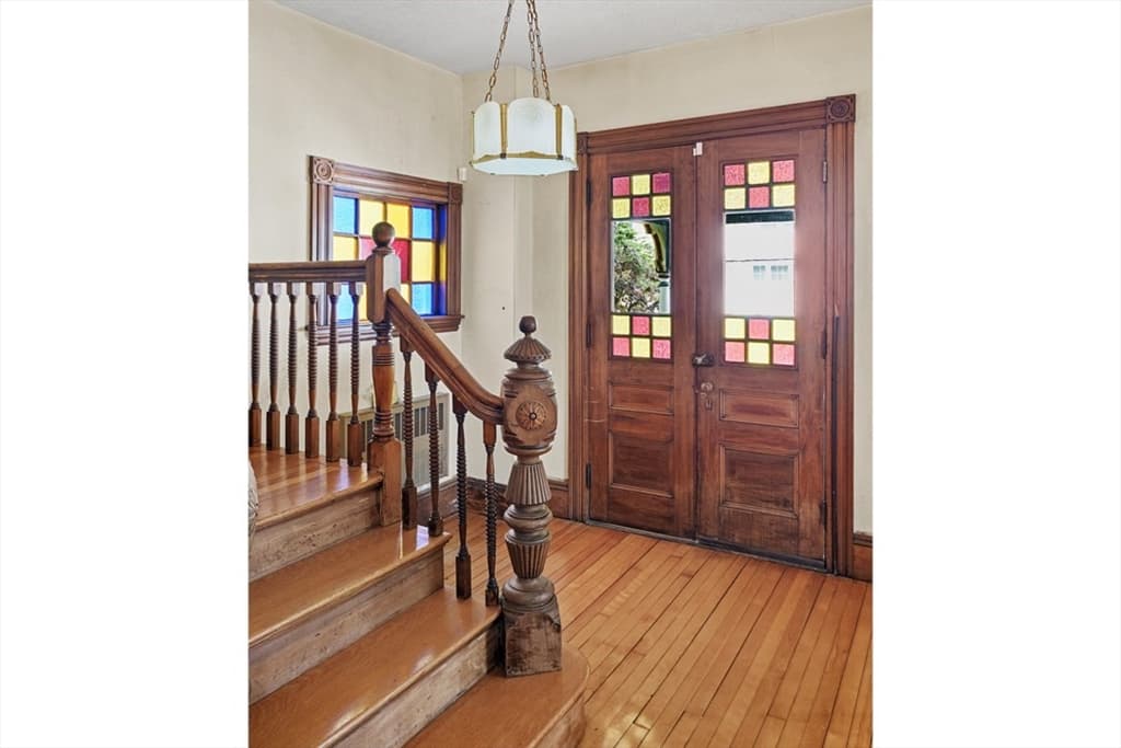 Single Family Residence at 20 Riverview Ave, Waltham MA 02453, photo 8 of 42