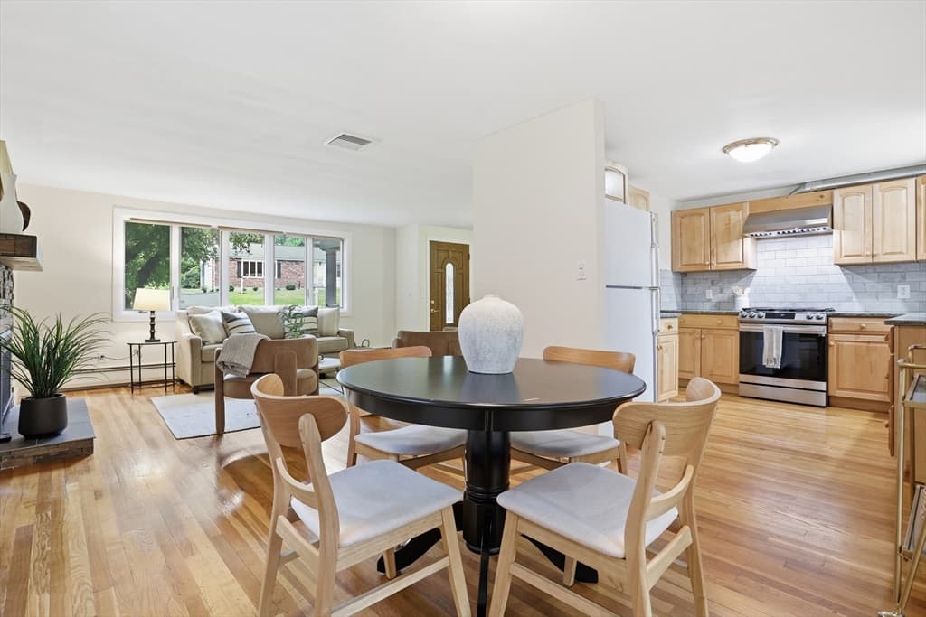Single Family Residence at 6 Hillcrest Rd, Bedford MA 01739, photo 7 of 34