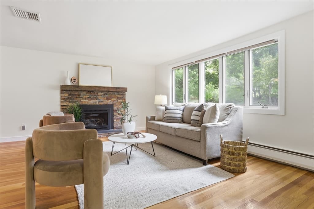 Single Family Residence at 6 Hillcrest Rd, Bedford MA 01739, photo 9 of 34