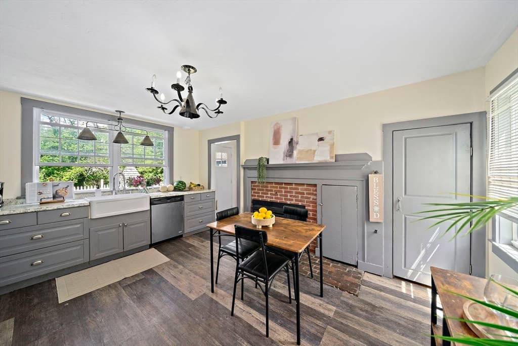 Single Family Residence at 198 Brook St, Rehoboth MA 02769, photo 6 of 42