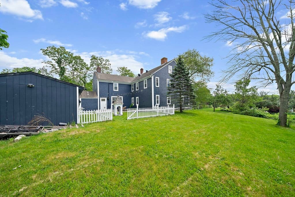 Single Family Residence at 198 Brook St, Rehoboth MA 02769, photo 3 of 42