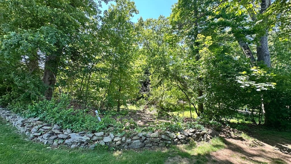 77 Gregory Dr, Seekonk MA 02771 photo 2