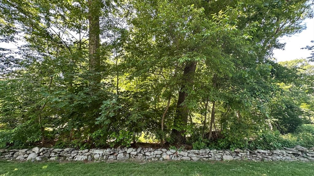 77 Gregory Dr, Seekonk MA 02771