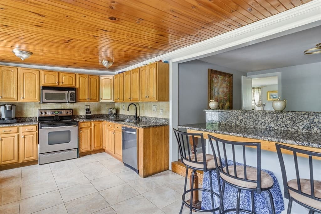 Single Family Residence at 505 Lowell Street, Lynnfield MA 01940, Lynnfield, photo 14 of 40