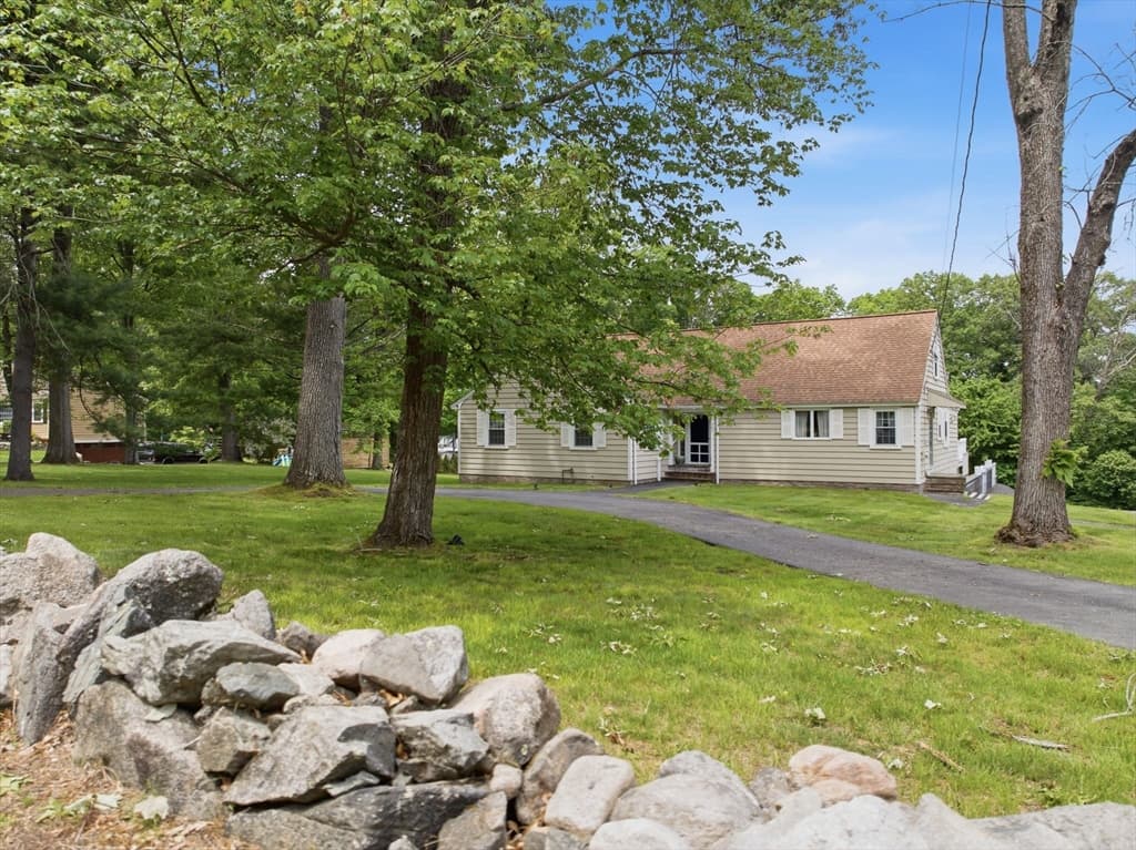 Single Family Residence at 505 Lowell Street, Lynnfield MA 01940, Lynnfield, photo 4 of 40