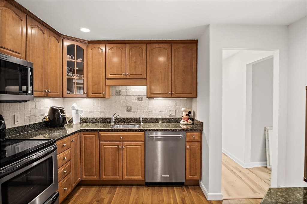 Condominium at 386 Great Road # A8, Acton MA 01720, Acton, photo 9 of 23