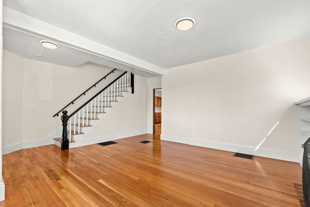 28 Hawthorne St, Lynn MA 01902 photo 11
