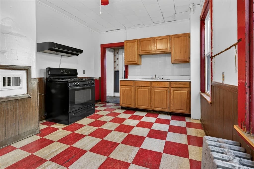 2 Family - 2 Units Up/Down at 10 Waterlow St, Boston MA 02121, Boston, photo 6 of 32