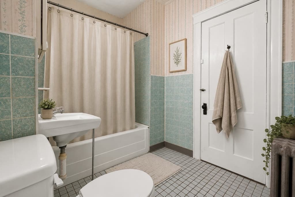 2 Family - 2 Units Up/Down at 10 Waterlow St, Boston MA 02121, Boston, photo 14 of 32
