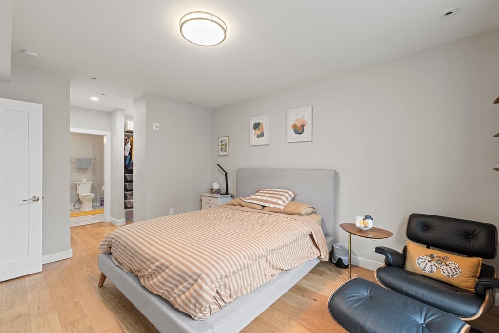 Condominium at 10 Everett # 204, Boston MA 02128, Boston, photo 10 of 22