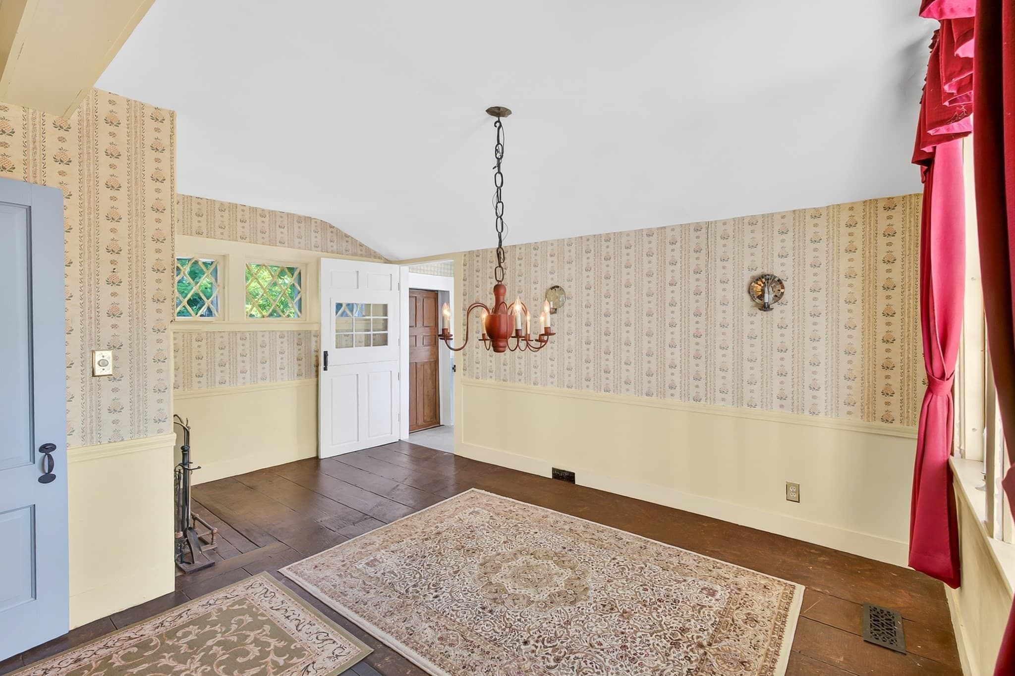Single Family Residence at 17 S Main St, Petersham MA 01366, photo 5 of 42