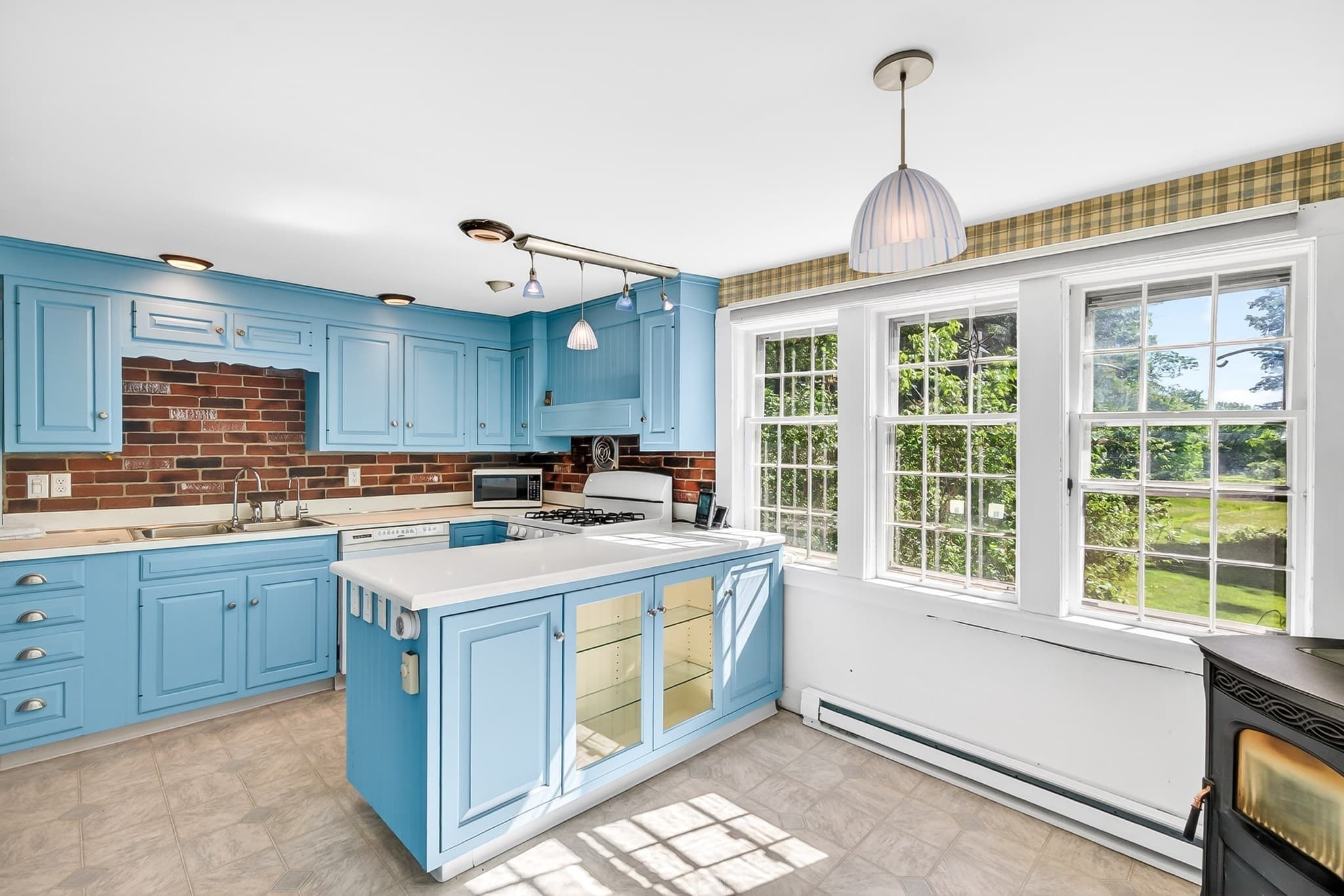 Single Family Residence at 17 S Main St, Petersham MA 01366, photo 11 of 42