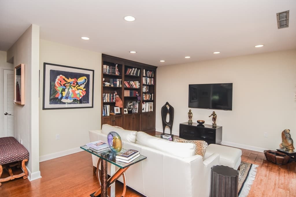 210 Nahanton # 407, Newton MA 02459 photo 7