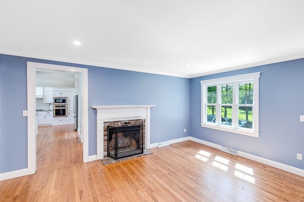Single Family Residence at 20 Hoyts Ln, Newburyport MA 01950, photo 9 of 40