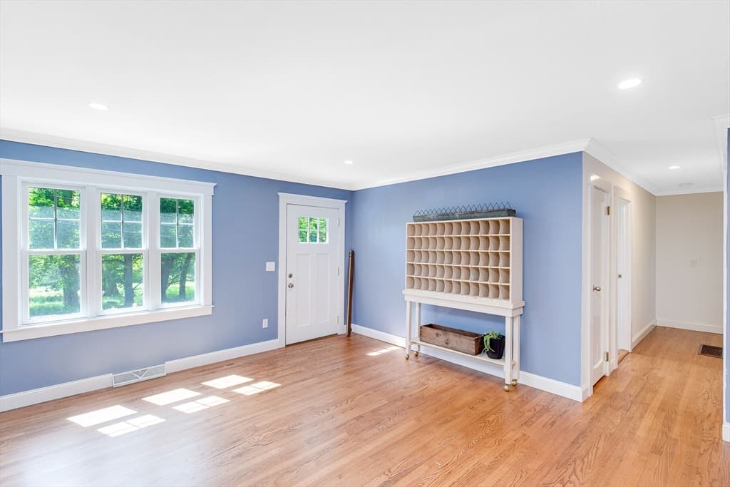 Single Family Residence at 20 Hoyts Ln, Newburyport MA 01950, photo 11 of 40