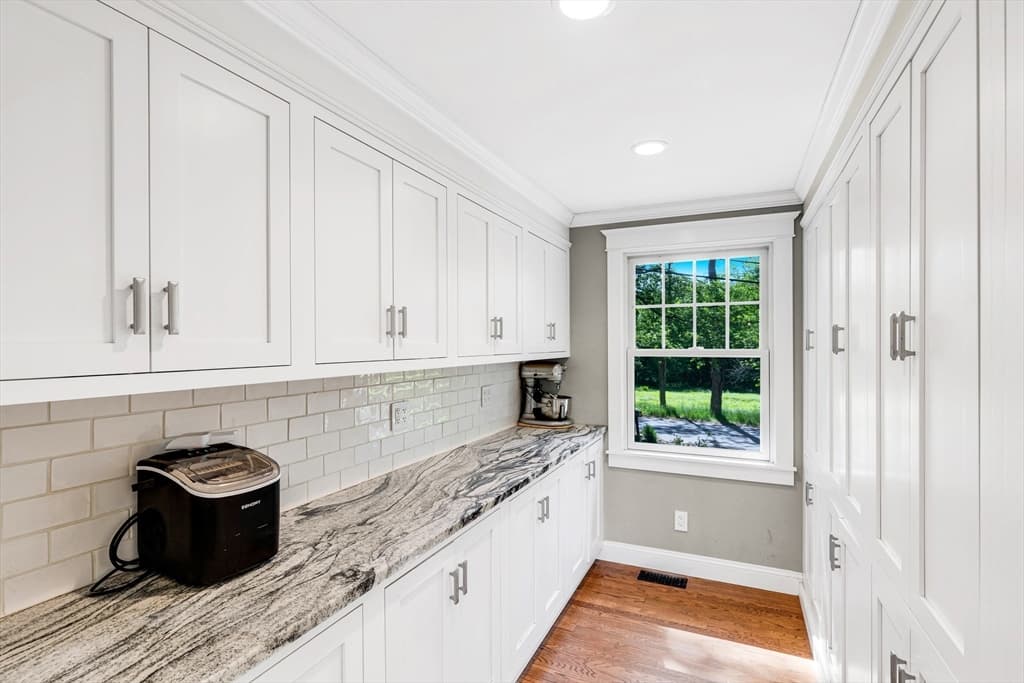 Single Family Residence at 20 Hoyts Ln, Newburyport MA 01950, photo 8 of 40