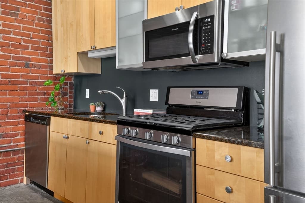 Condominium at 60 Dudley St # 221, Chelsea MA 02150, Chelsea, photo 6 of 22