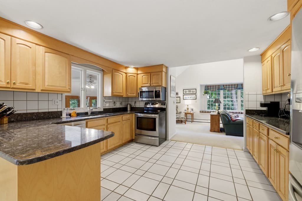 1 Battleview Circle, Lexington MA 02420 photo 2
