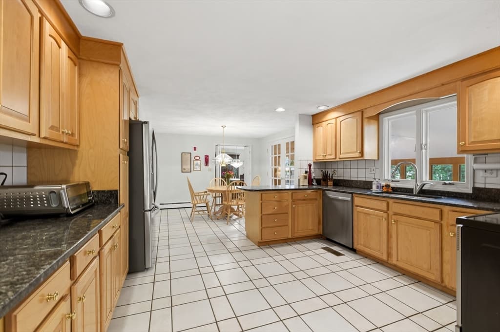 1 Battleview Circle, Lexington MA 02420 photo 3
