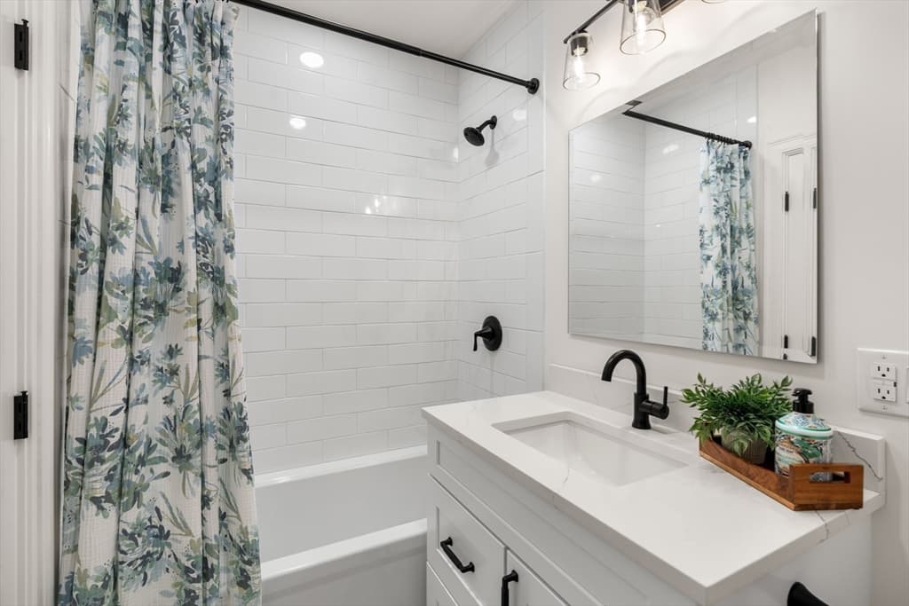 Condominium at 16 Franklin Street # 2203, Salem MA 01970, photo 15 of 32
