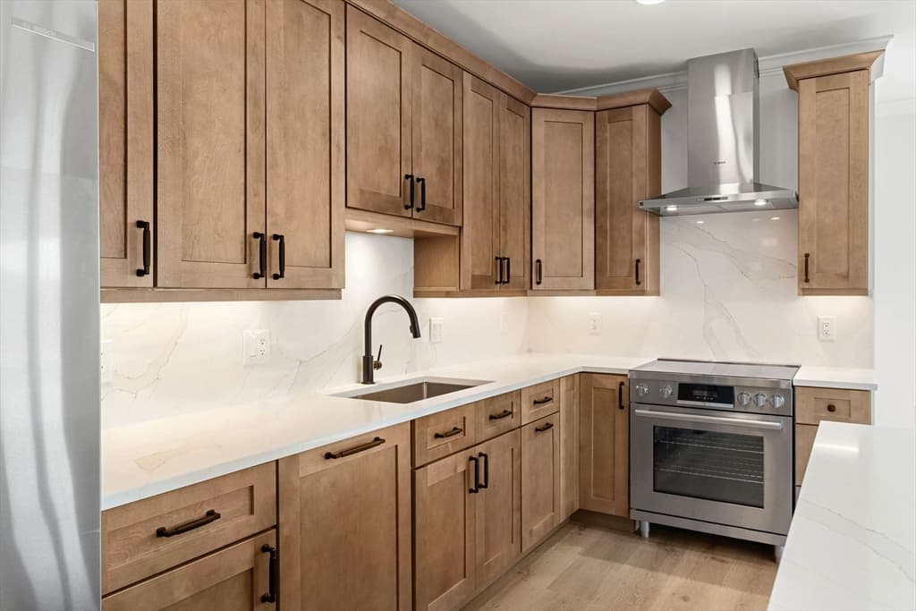 Condominium at 16 Franklin # 1502, Salem MA 01970, photo 4 of 24