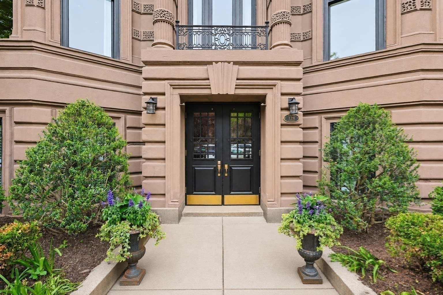 Condominium at 128 Beacon Street # B, Boston MA 02116, photo 24 of 29