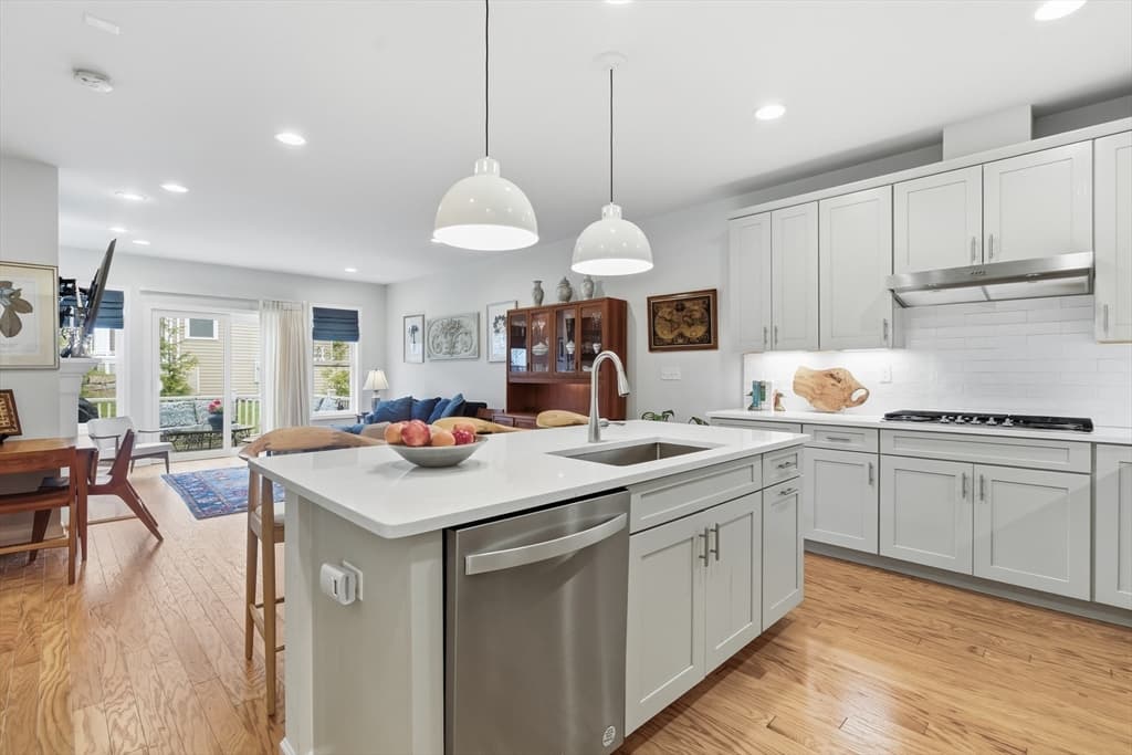 114 Orchard Dr # 8, Sudbury MA 01776 photo 2