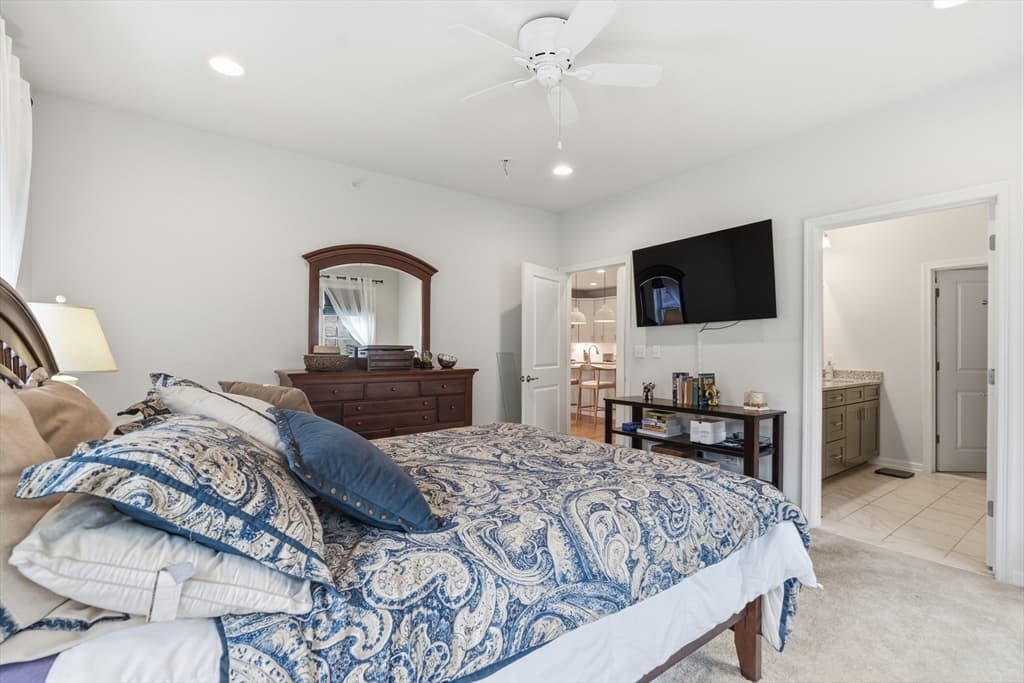 114 Orchard Dr # 8, Sudbury MA 01776 photo 8