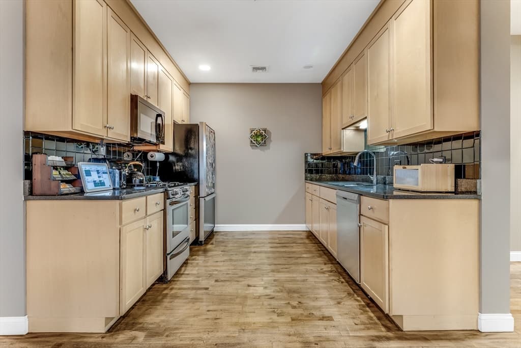 21 Park St # 2, Somerville MA 02143 photo 4