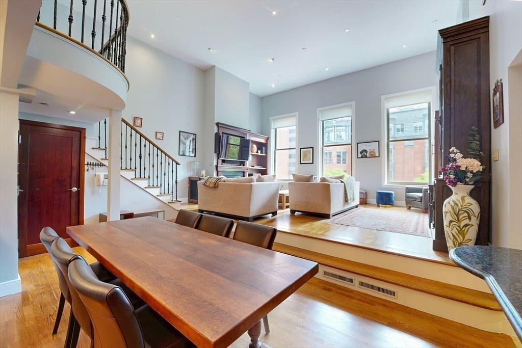 201 Newbury St # 204, Boston MA 02116