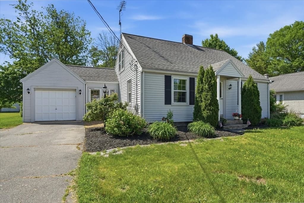 208 West Center St, West Bridgewater MA 02379