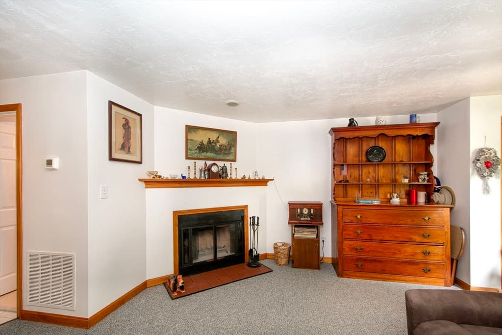 Condominium at 20 Cleverly St # A4, Abington MA 02351, Abington, photo 5 of 16