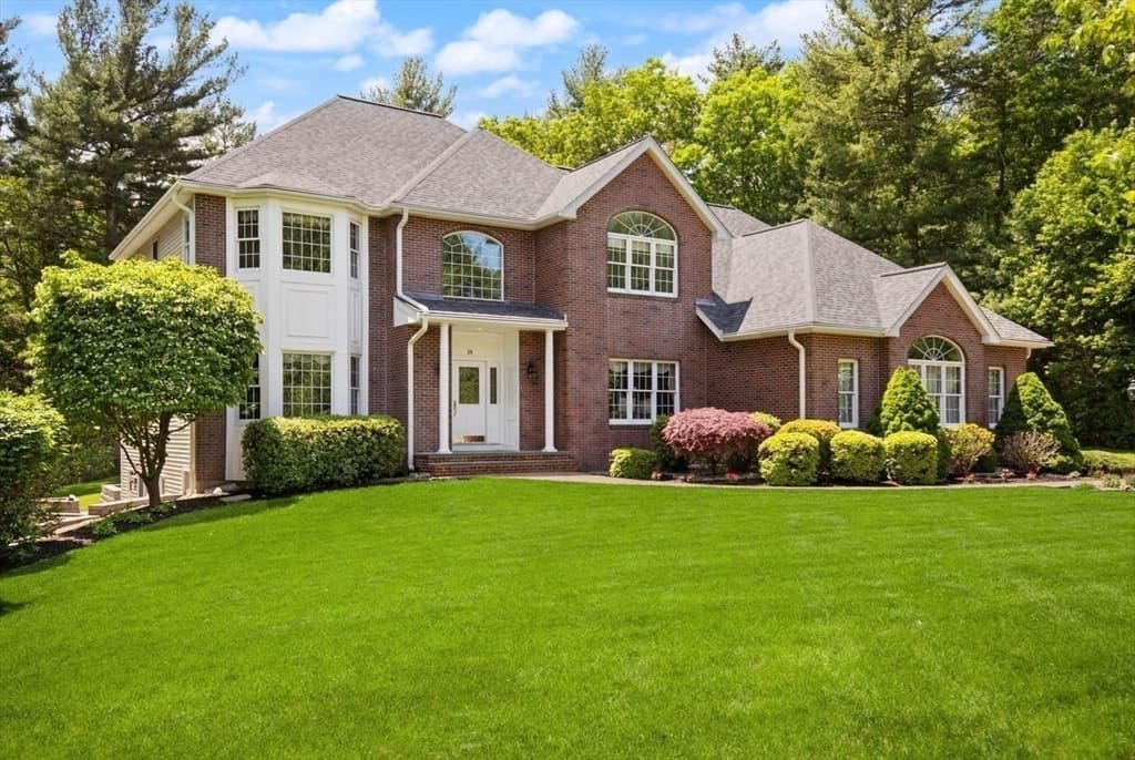 Single Family Residence at 18 Terrapin Ln, Sharon MA 02067, Sharon, photo 2 of 39