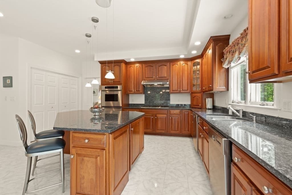 Single Family Residence at 18 Terrapin Ln, Sharon MA 02067, Sharon, photo 13 of 39