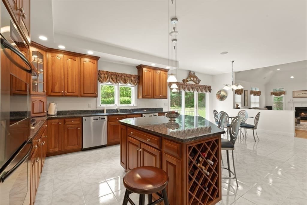Single Family Residence at 18 Terrapin Ln, Sharon MA 02067, Sharon, photo 10 of 39