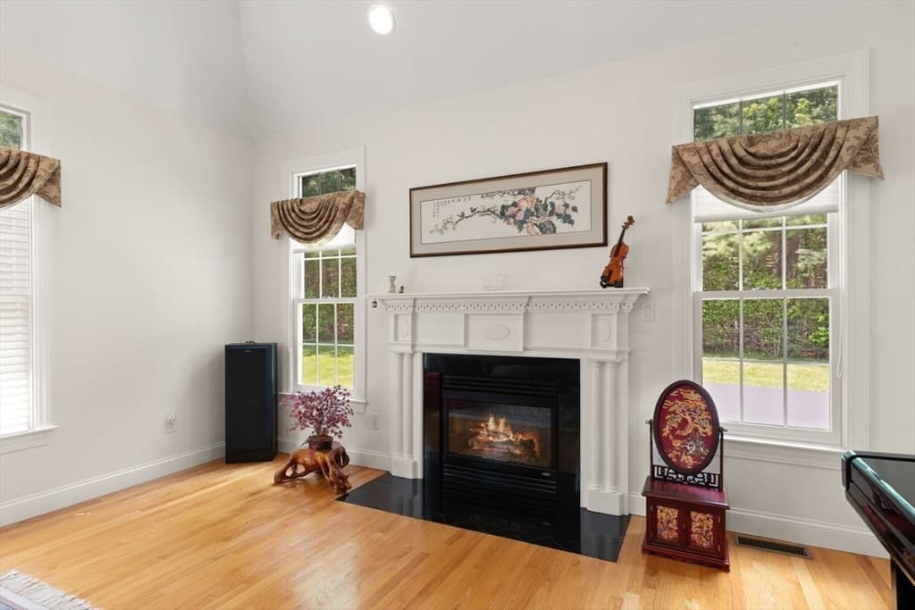 Single Family Residence at 18 Terrapin Ln, Sharon MA 02067, Sharon, photo 8 of 39