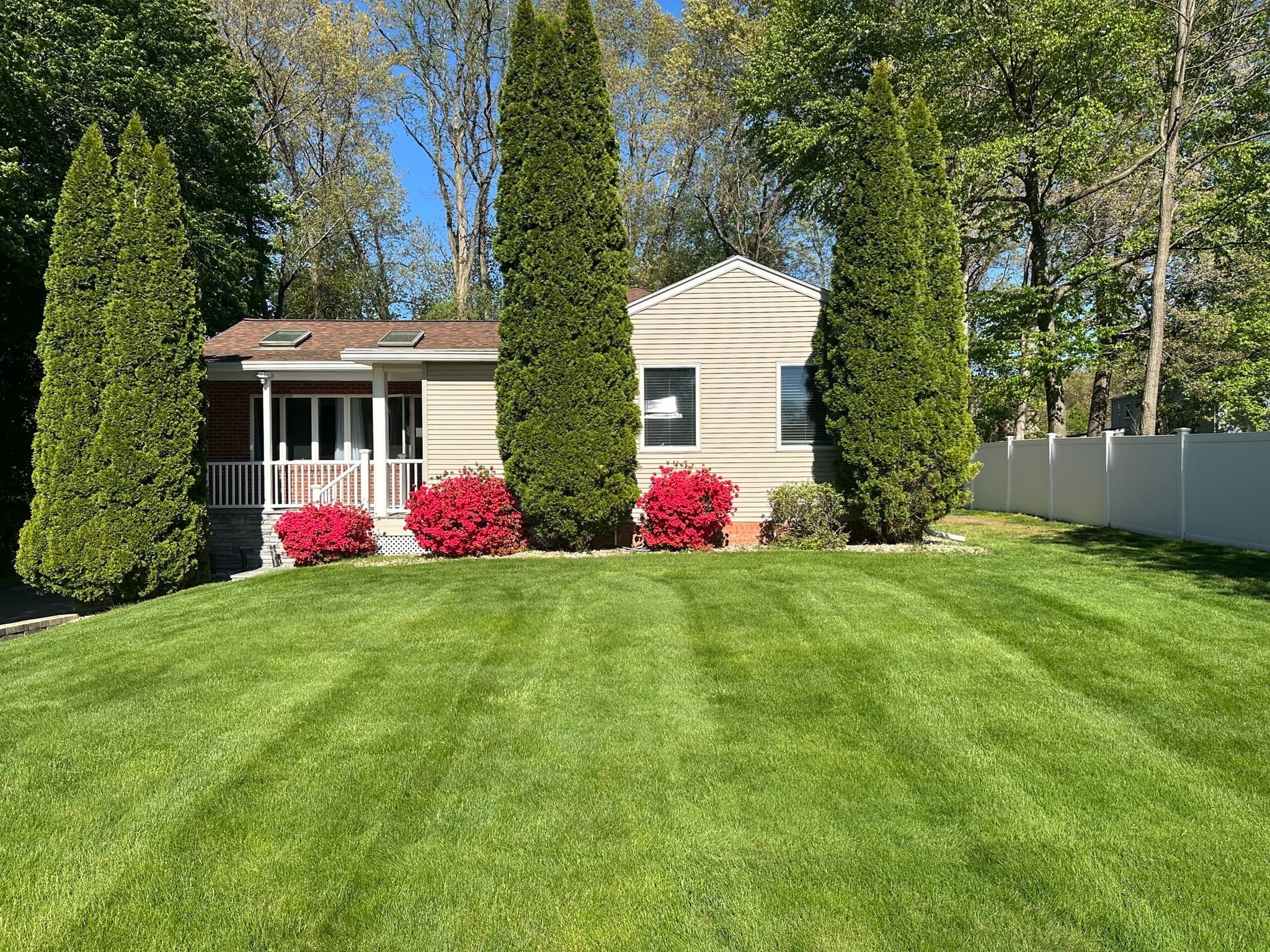 Single Family Residence at 17 Pioneer Drive, Longmeadow MA 01106, photo 3 of 31
