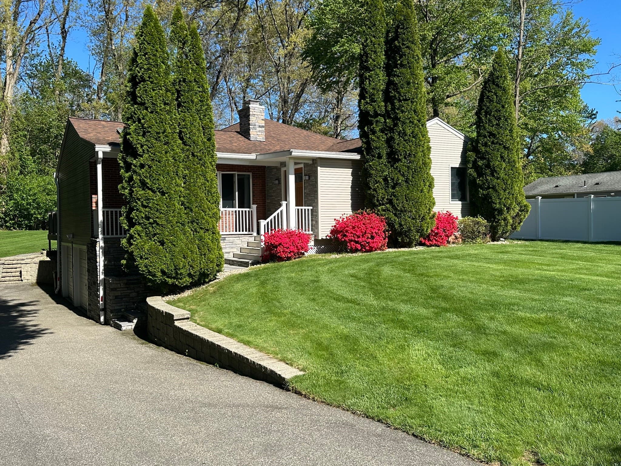17 Pioneer Drive, Longmeadow MA 01106