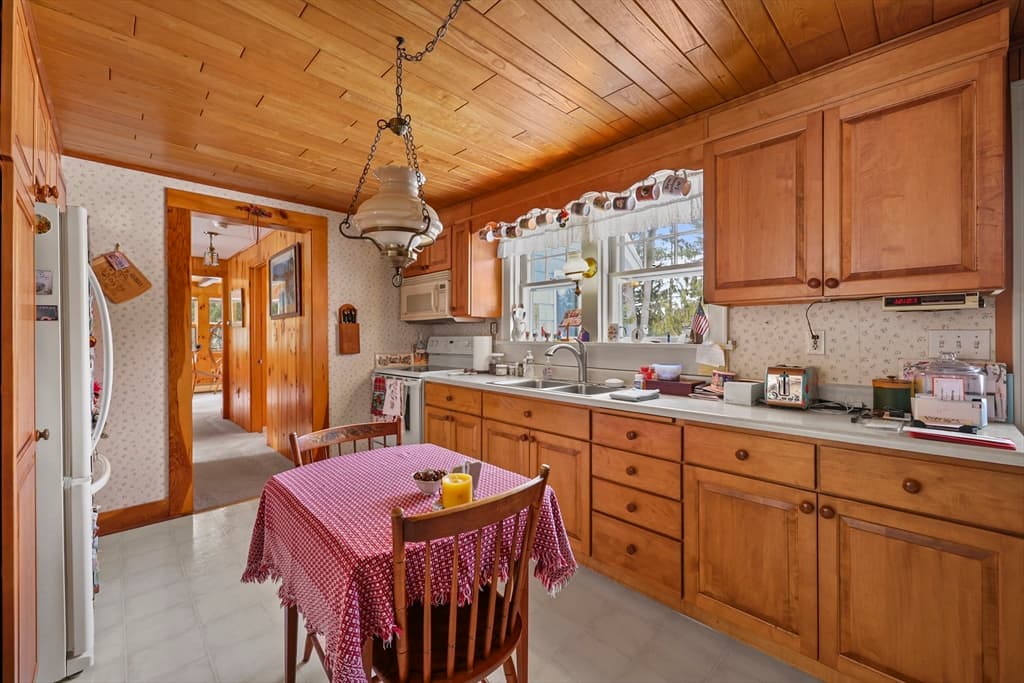 Single Family Residence at 138 Hillsdale Rd, Egremont MA 01258, photo 9 of 42