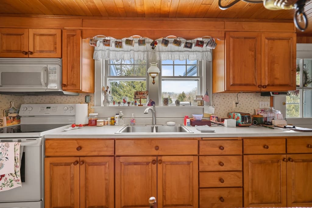 Single Family Residence at 138 Hillsdale Rd, Egremont MA 01258, photo 10 of 42