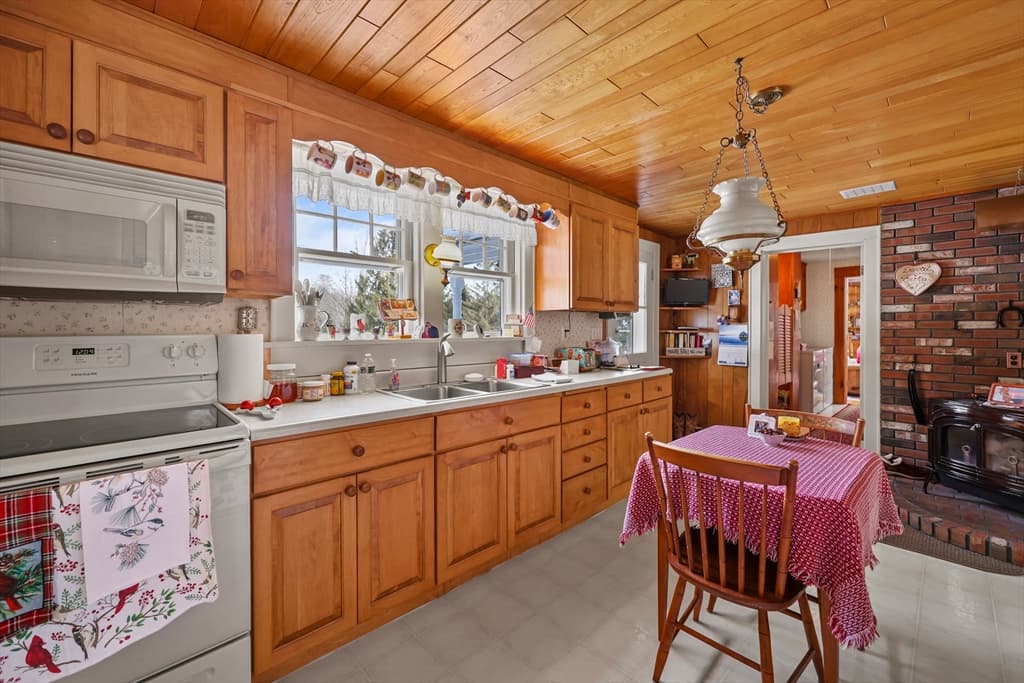 Single Family Residence at 138 Hillsdale Rd, Egremont MA 01258, photo 11 of 42