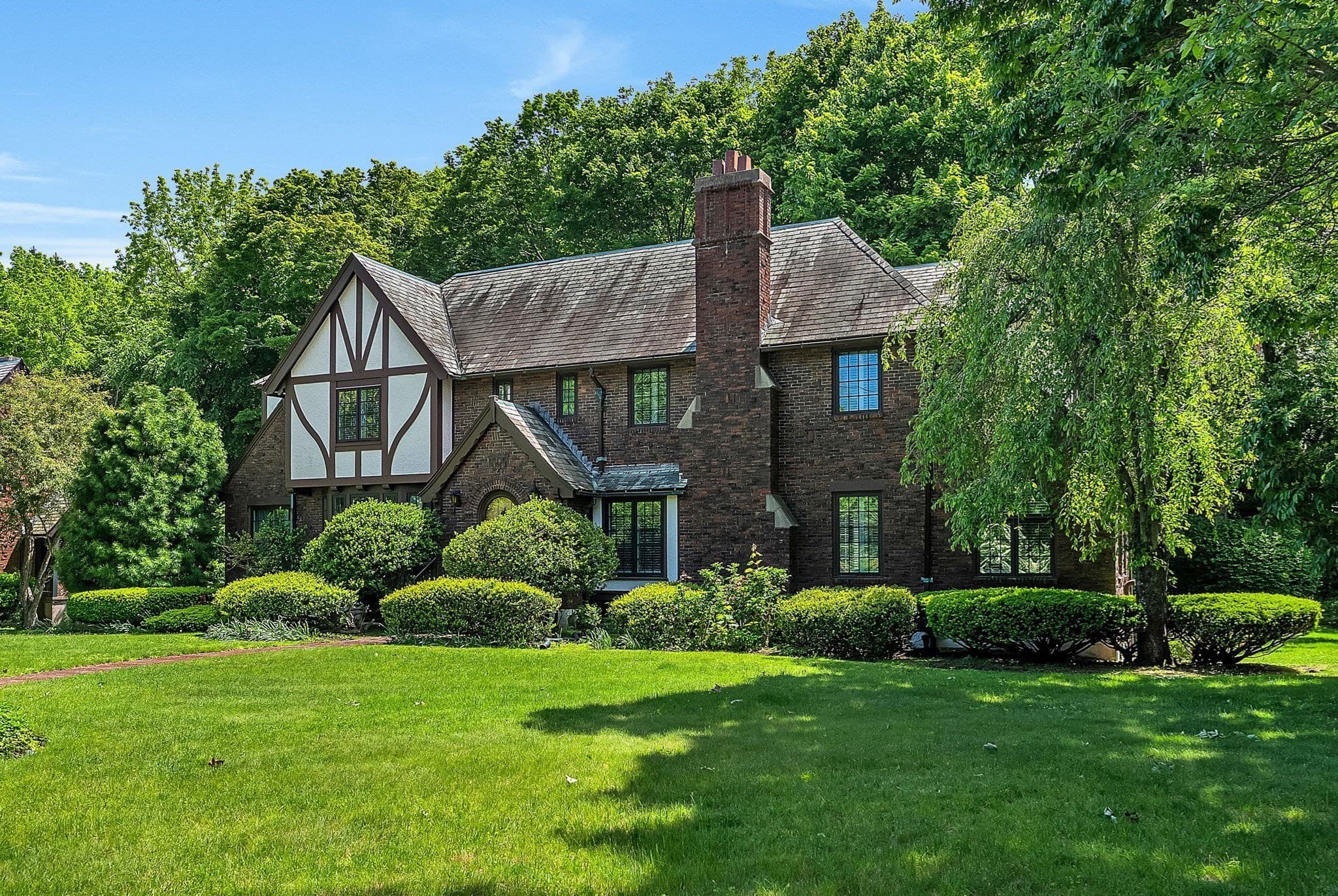 Single Family Residence at 518 Newton St, Brookline MA 02467, photo 2 of 42