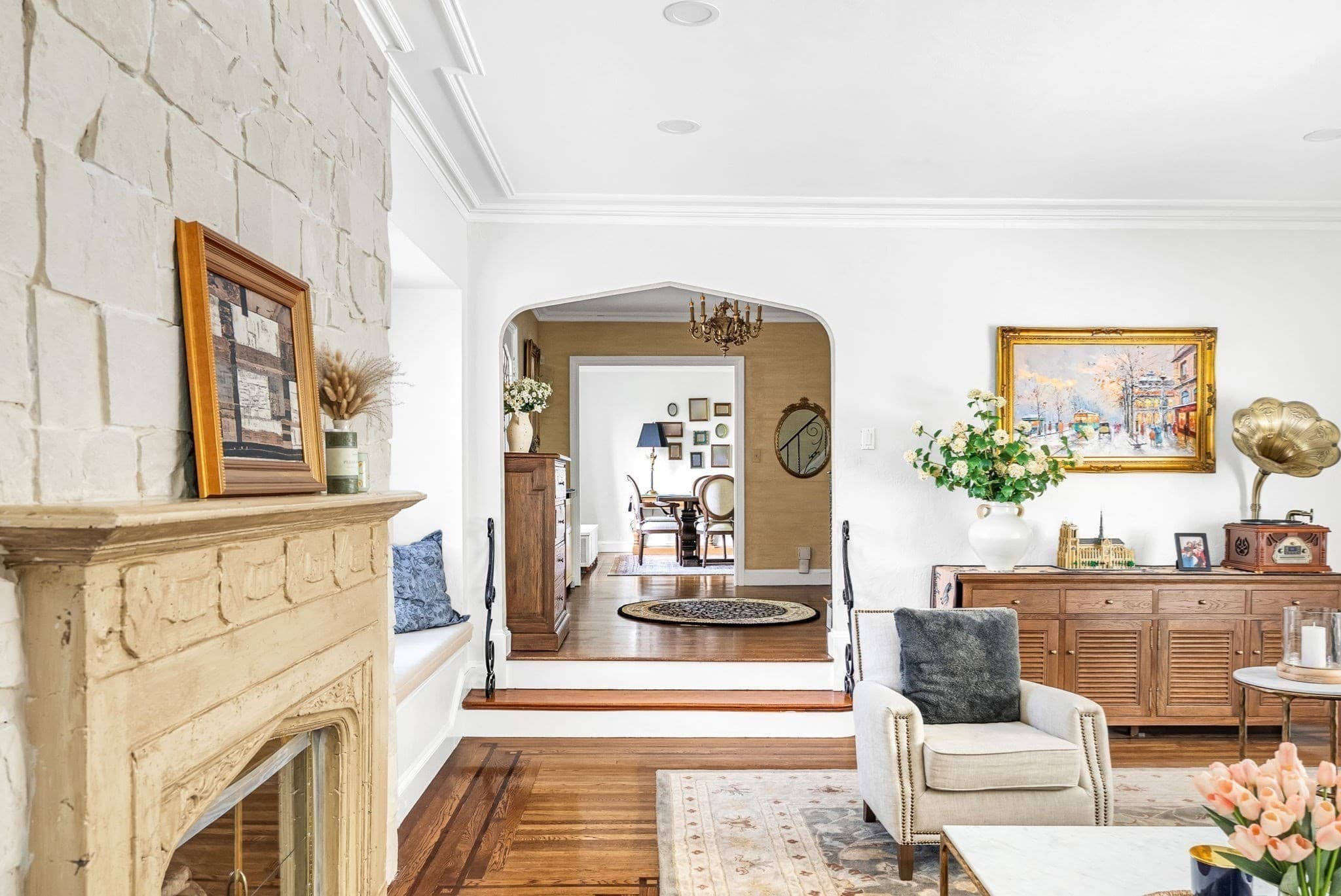 Single Family Residence at 518 Newton St, Brookline MA 02467, photo 6 of 42