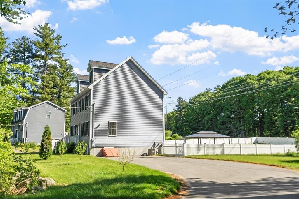 1016 Whipple Rd, Tewksbury MA 01876 photo 2