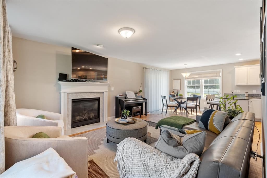 1016 Whipple Rd, Tewksbury MA 01876 photo 11
