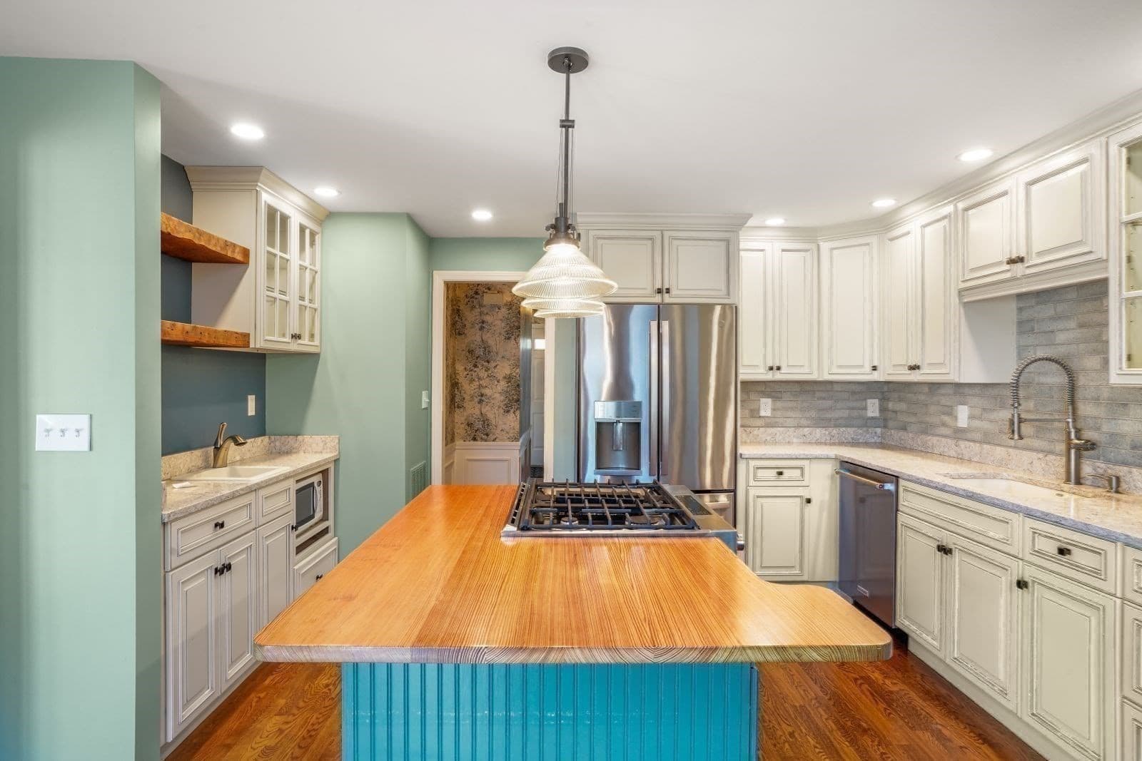 Single Family Residence at 22 Floret Circle # 22, Hingham MA 02043, photo 9 of 24