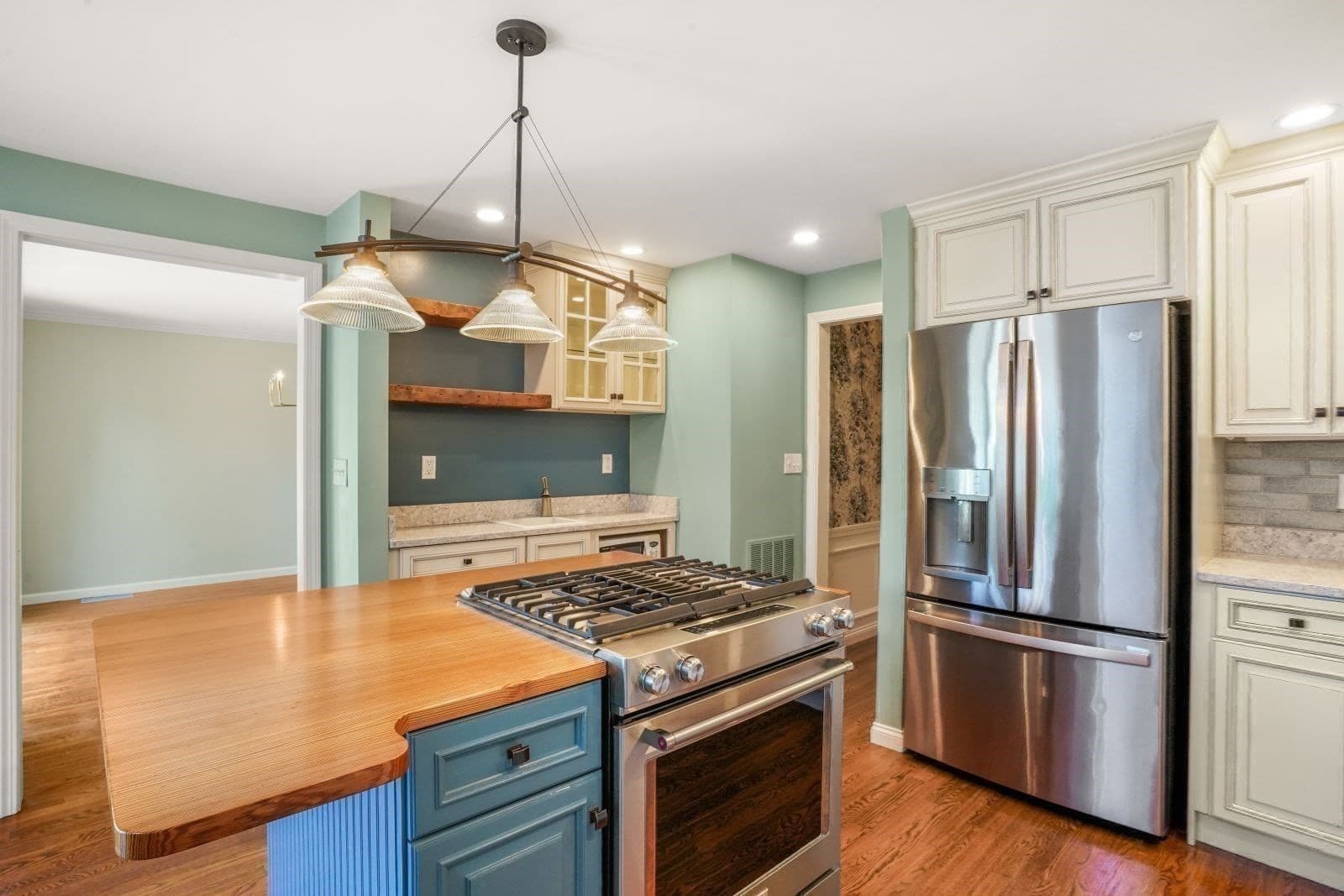 Single Family Residence at 22 Floret Circle # 22, Hingham MA 02043, photo 10 of 24